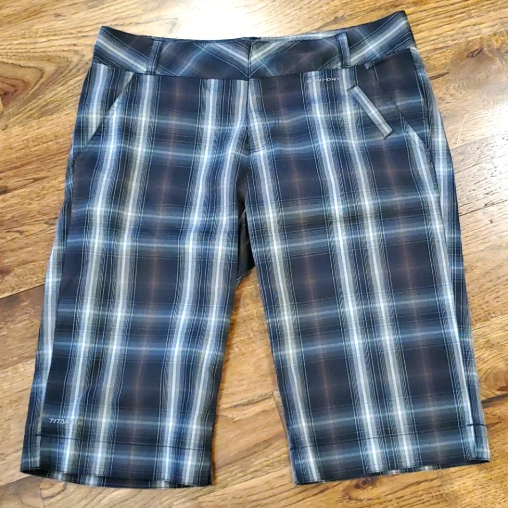 Womens Columbia omni-dri plaid shorts size 6